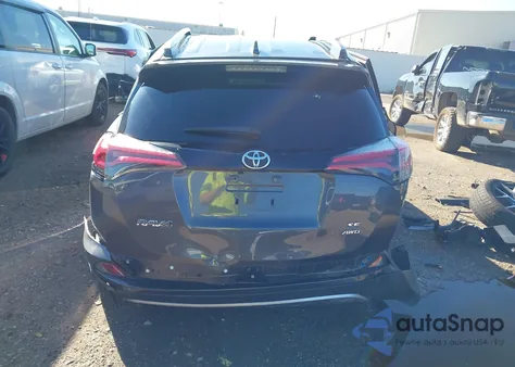 2018 Toyota Rav4 Se z USA, uszkodzony, nr VIN JTMJFREV0JJ233612